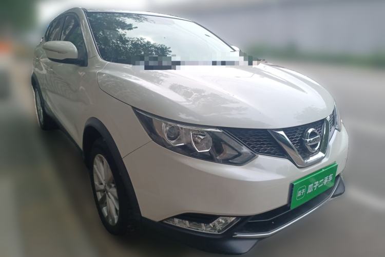 Used Nissan Qashqai 2016 2.0L CVT Elite Edition Front Right 45 Deg