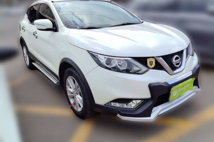 Used Nissan Qashqai 2016 2.0L CVT Elite Edition Front Right 45 Deg