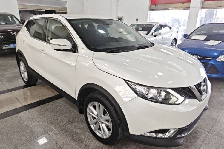 Used Nissan Qashqai 2016 2.0L CVT Elite Edition Front Right 45 Deg