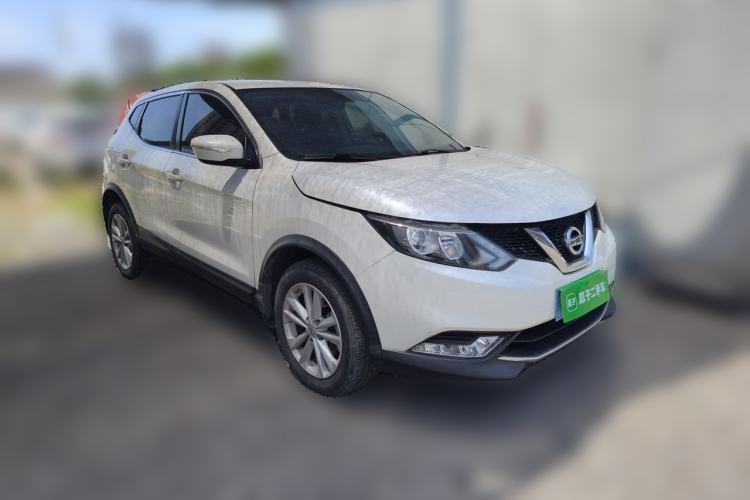 Used Nissan Qashqai 2016 2.0L CVT Elite Edition Front Right 45 Deg