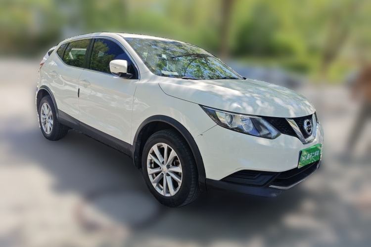 Used Nissan Qashqai 2016 1.2T Manual Fashion Edition Front Right 45 Deg