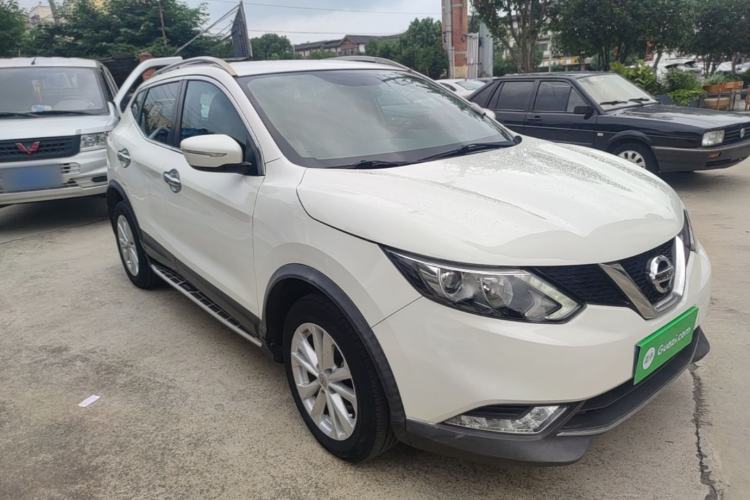 Used Nissan Qashqai 2016 2.0L CVT Elite Edition Front Right 45 Deg