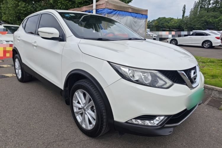Used Nissan Qashqai 2016 2.0L CVT Elite Edition Front Right 45 Deg