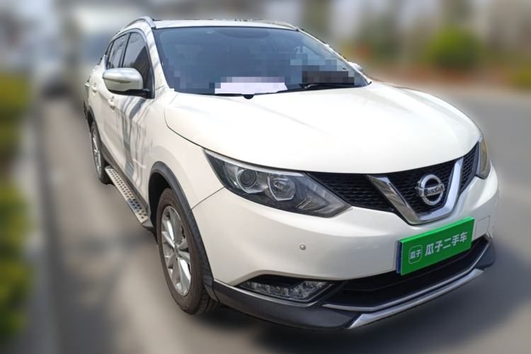 Used Nissan Qashqai 2016 2.0L CVT Elite Edition Front Right 45 Deg
