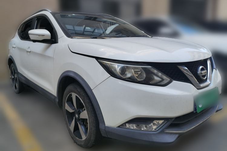 Used Nissan Qashqai 2016 2.0L CVT Luxury Edition Front Right 45 Deg