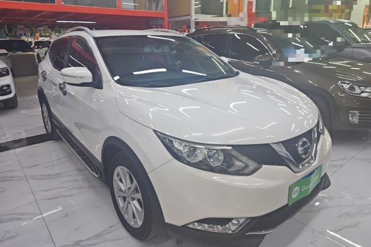 Used Nissan Qashqai 2016 2.0L CVT Elite Edition Front Right 45 Deg
