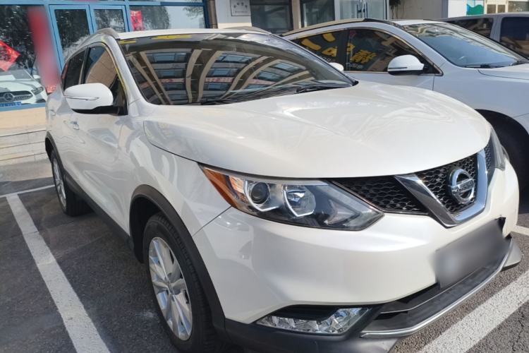 Used Nissan Qashqai 2016 2.0L CVT Elite Edition Front Right 45 Deg