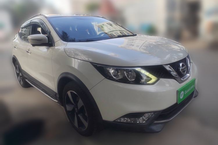 Used Nissan Qashqai 2016 2.0L CVT Luxury Edition Front Right 45 Deg
