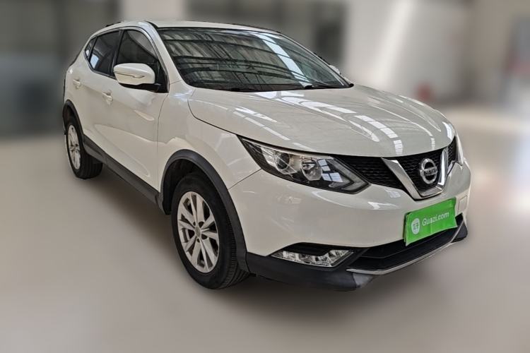 Used Nissan Qashqai 2016 2.0L CVT Elite Edition Front Right 45 Deg
