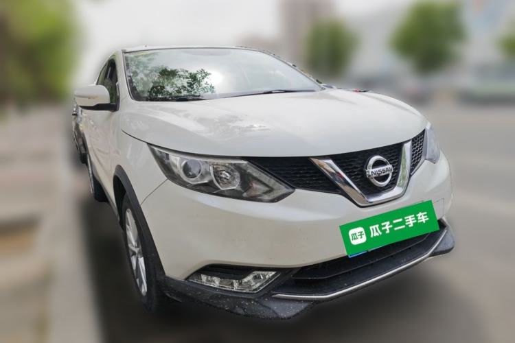 Used Nissan Qashqai 2016 2.0L CVT Elite Edition Front Right 45 Deg