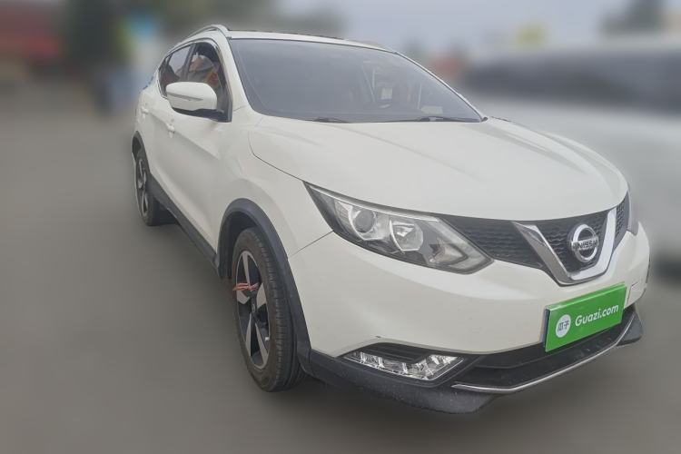 Used Nissan Qashqai 2016 2.0L CVT Leading Edition Front Right 45 Deg