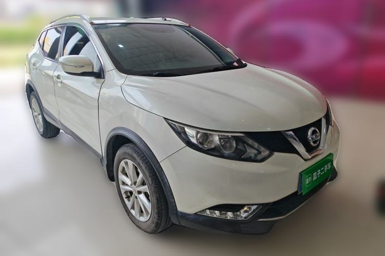 Used Nissan Qashqai 2016 2.0L CVT Elite Edition Front Right 45 Deg
