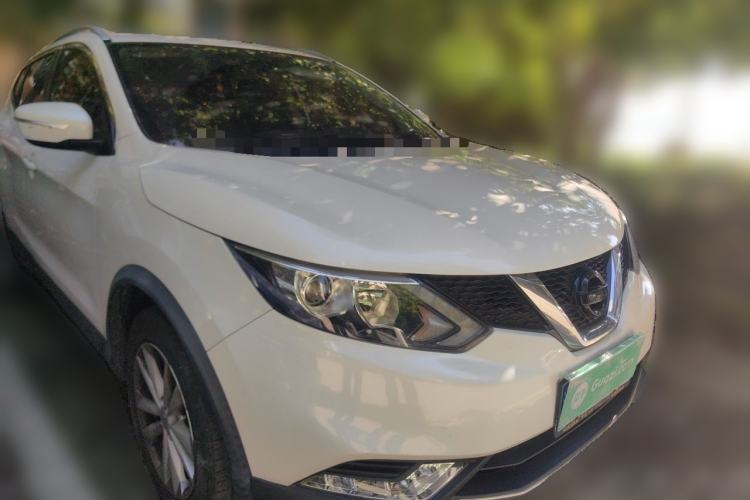 Used Nissan Qashqai 2016 2.0L CVT Elite Edition Front Right 45 Deg