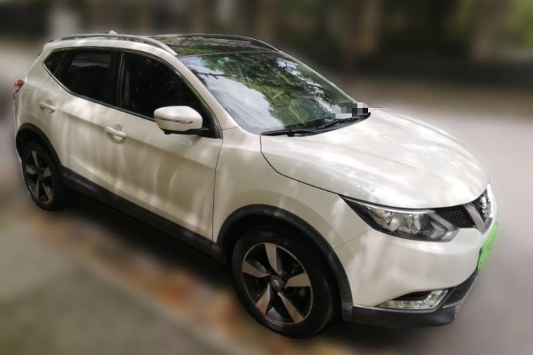 Used Nissan Qashqai 2016 2.0L CVT Luxury Edition Front Right 45 Deg
