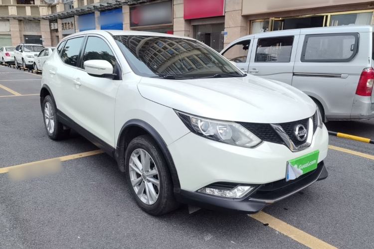 Used Nissan Qashqai 2016 2.0L CVT Elite Edition Front Right 45 Deg