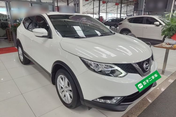 Used Nissan Qashqai 2016 2.0L CVT Elite Edition Front Right 45 Deg