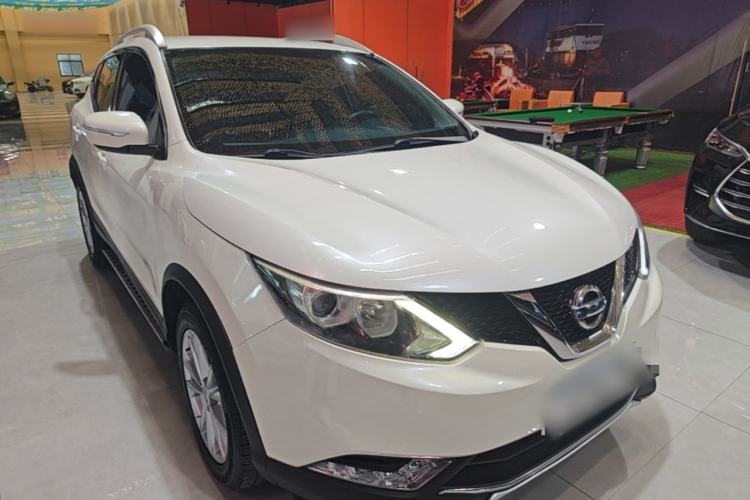 Used Nissan Qashqai 2016 2.0L CVT Elite Edition Front Right 45 Deg