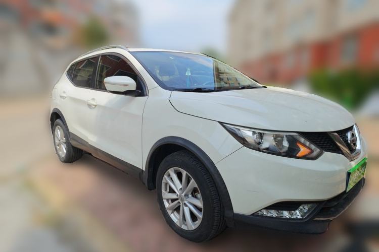 Used Nissan Qashqai 2016 2.0L CVT Elite Edition Front Right 45 Deg