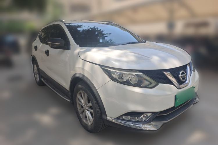 Used Nissan Qashqai 2016 2.0L CVT Elite Edition Front Right 45 Deg