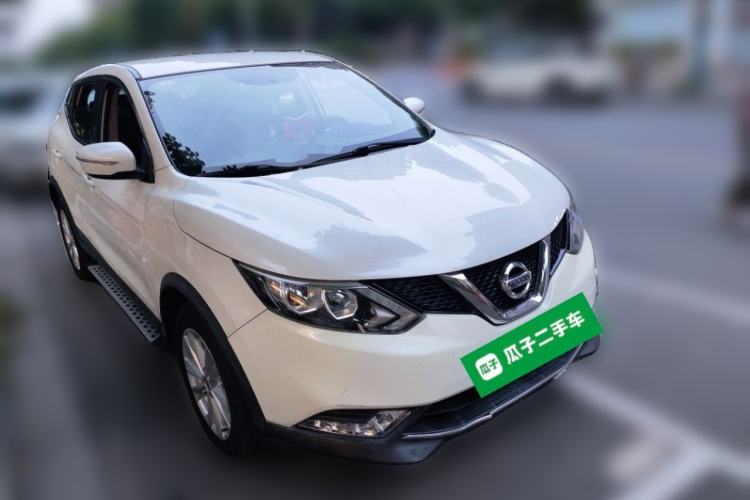 Used Nissan Qashqai 2016 2.0L CVT Elite Edition Front Right 45 Deg