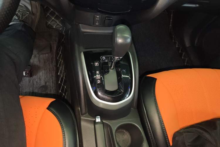 Used Nissan Qashqai 2016 2.0L CVT Elite Edition Gear Lever