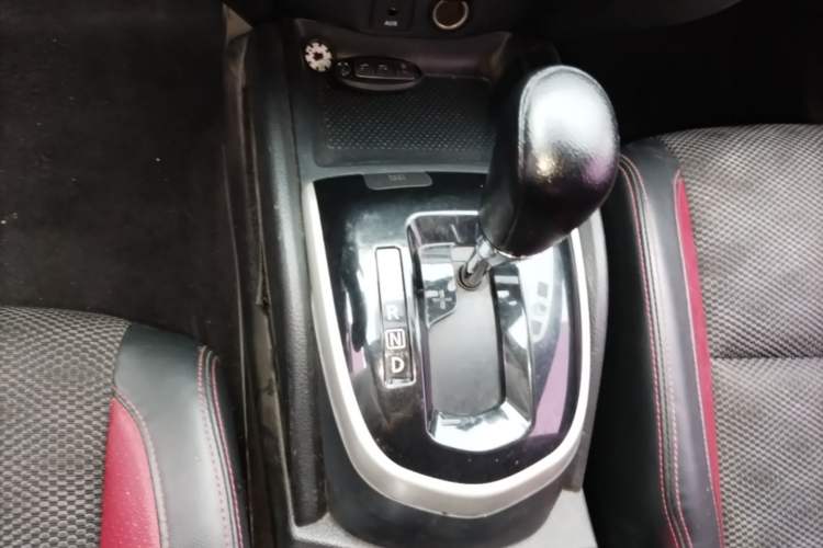 Used Nissan Qashqai 2016 2.0L CVT Luxury Edition Gear Lever