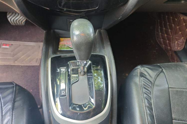 Used Nissan Qashqai 2016 2.0L CVT Elite Edition Gear Lever
