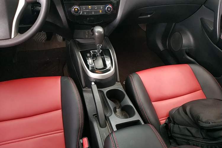 Used Nissan Qashqai 2016 2.0L CVT Elite Edition Gear Lever