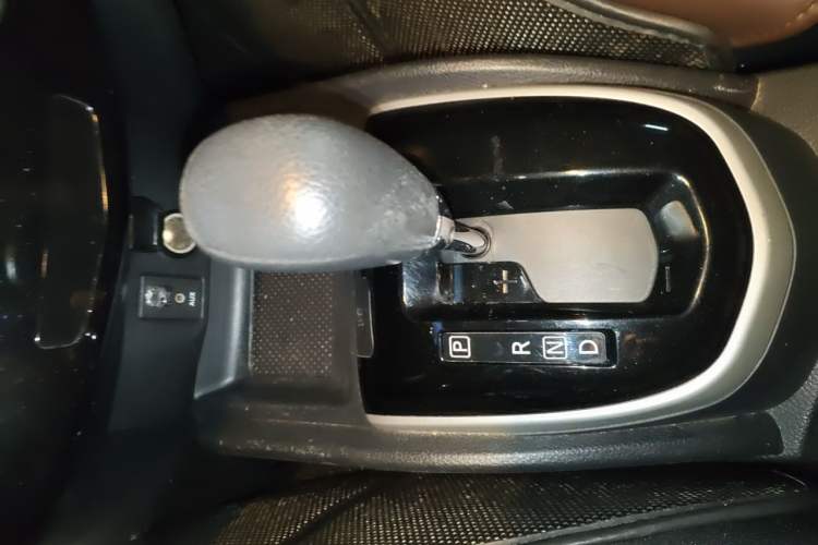 Used Nissan Qashqai 2016 2.0L CVT Elite Edition Gear Lever