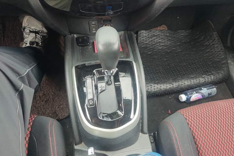 Used Nissan Qashqai 2016 2.0L CVT Elite Edition Gear Lever