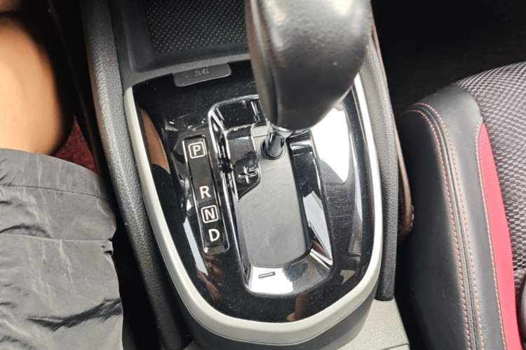 Used Nissan Qashqai 2016 2.0L CVT Luxury Edition Gear Lever