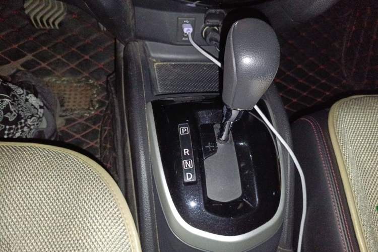Used Nissan Qashqai 2016 2.0L CVT Luxury Edition Gear Lever