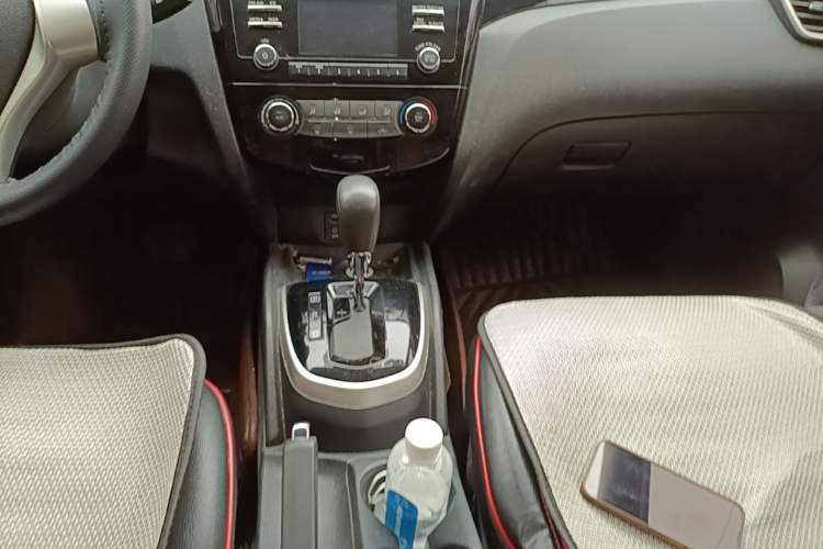Used Nissan Qashqai 2016 2.0L CVT Elite Edition Gear Lever
