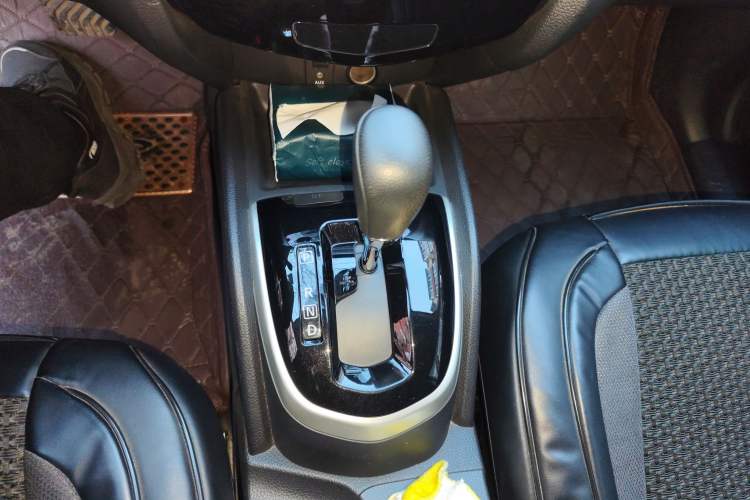 Used Nissan Qashqai 2016 2.0L CVT Luxury Edition Gear Lever
