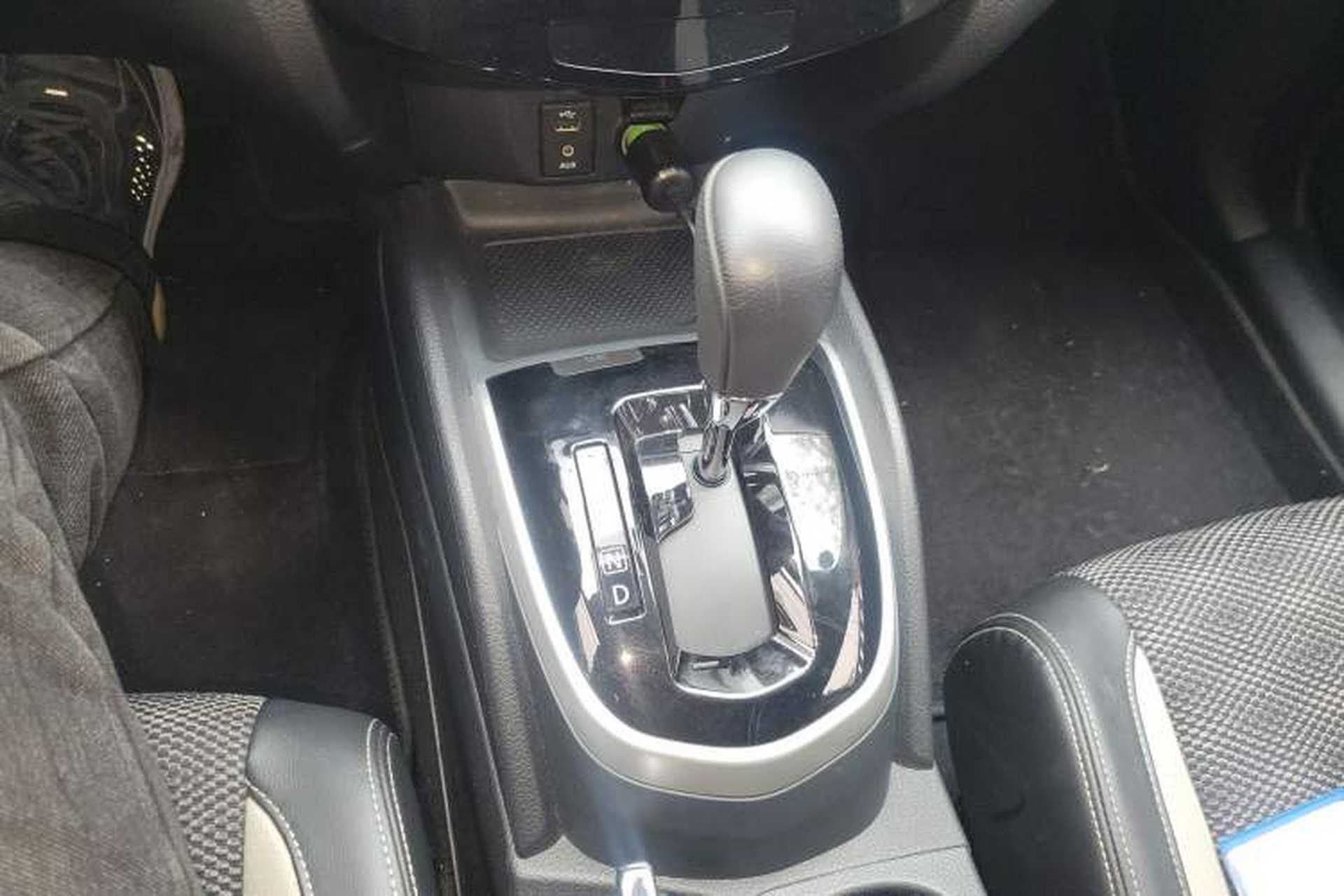 Used Nissan Qashqai 2016 2.0L CVT Luxury Edition Gear Lever