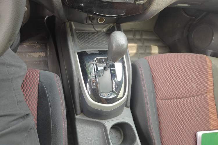 Used Nissan Qashqai 2016 2.0L CVT Elite Edition Gear Lever