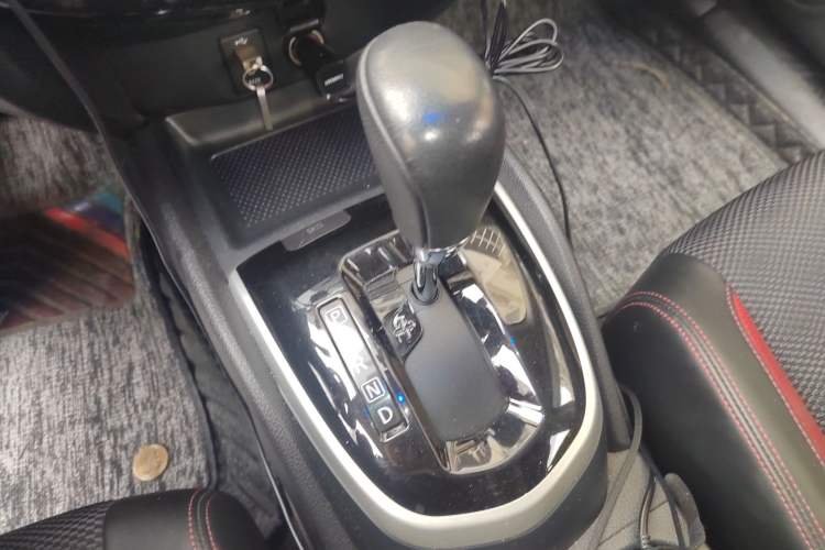Used Nissan Qashqai 2016 2.0L CVT Luxury Edition Gear Lever