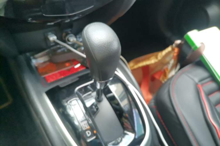 Used Nissan Qashqai 2016 2.0L CVT Elite Edition Gear Lever