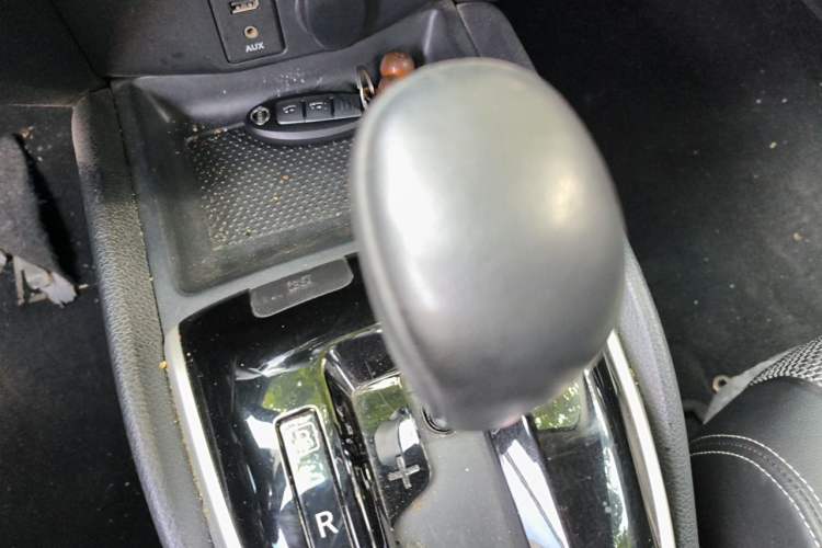 Used Nissan Qashqai 2016 2.0L CVT Luxury Edition Gear Lever