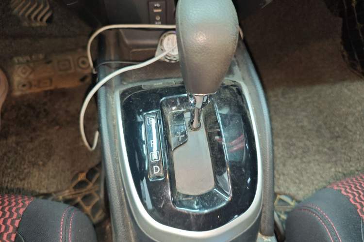 Used Nissan Qashqai 2016 2.0L CVT Elite Edition Gear Lever