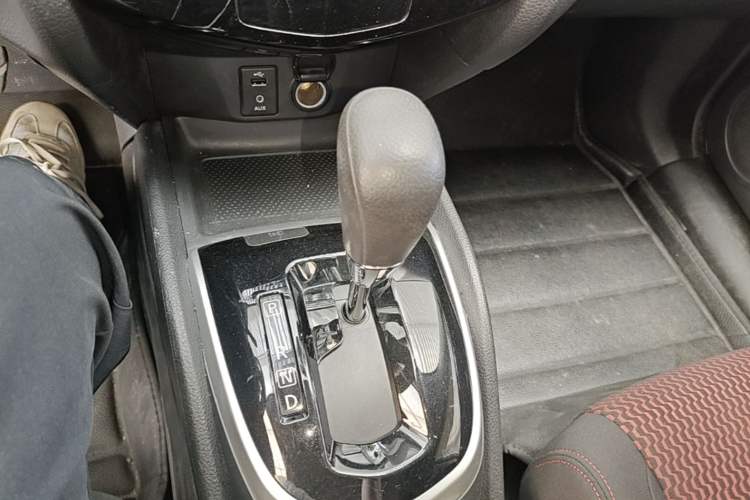 Used Nissan Qashqai 2016 2.0L CVT Elite Edition Gear Lever