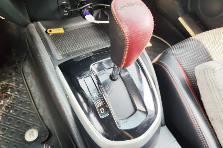 Used Nissan Qashqai 2016 2.0L CVT Luxury Edition Gear Lever