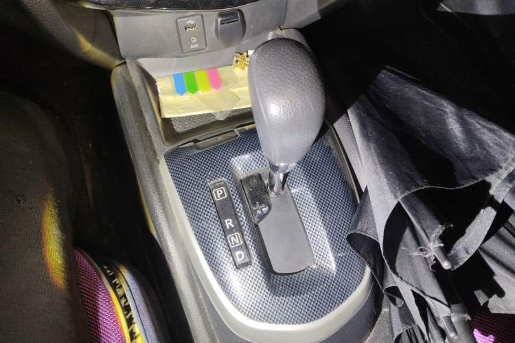 Used Nissan Qashqai 2016 2.0L CVT Elite Edition Gear Lever