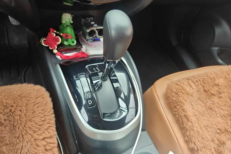 Used Nissan Qashqai 2016 2.0L CVT Elite Edition Gear Lever