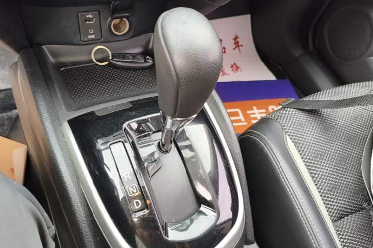 Used Nissan Qashqai 2016 2.0L CVT Luxury Edition Gear Lever