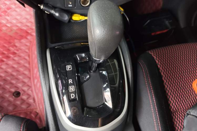 Used Nissan Qashqai 2016 2.0L CVT Elite Edition Gear Lever