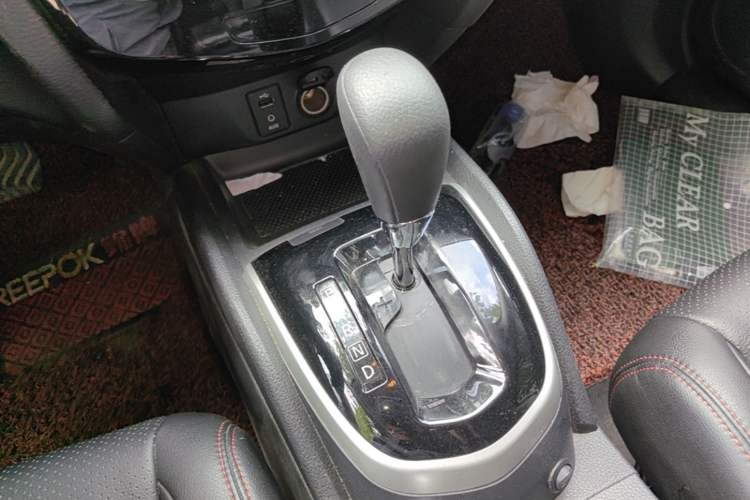 Used Nissan Qashqai 2016 2.0L CVT Elite Edition Gear Lever