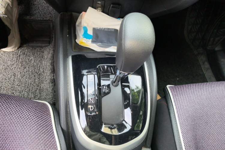Used Nissan Qashqai 2016 2.0L CVT Elite Edition Gear Lever