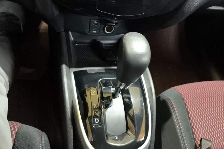 Used Nissan Qashqai 2016 2.0L CVT Elite Edition Gear Lever