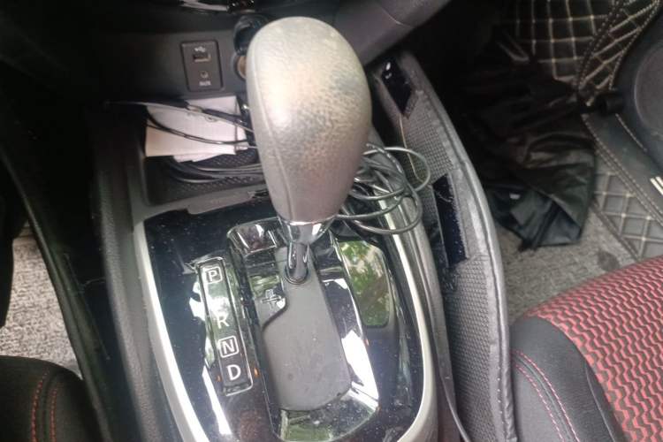 Used Nissan Qashqai 2016 2.0L CVT Elite Edition Gear Lever